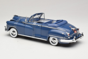 Chrysler New Yorker Blau Signature Models 1:18 CT-68629 Metall — Bild 5 von 6