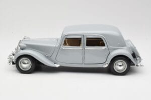 Citroen 15CV 6 Cyl Grau Maisto 1:18 50313 Metall — Bild 4 von 8