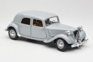 Citroen 15CV 6 Cyl Grau Maisto 1:18 50313 Metall — Bild 6 von 8
