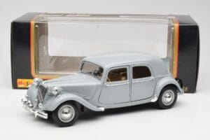 Citroen 15CV 6 Cyl Grau Maisto 1:18 50313 Metall — Bild 8 von 8