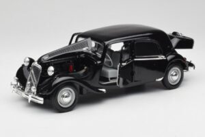 Citroen 15CV 6 Cyl Schwarz Maisto 1:18 31821 Metall — Bild 2 von 8