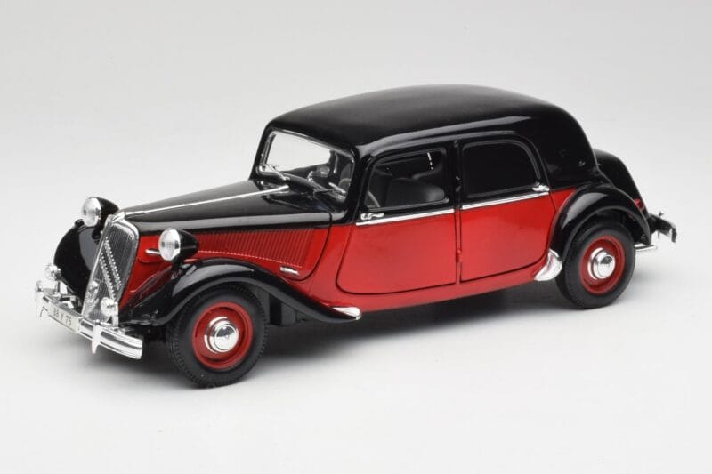 Citroen 15CV 6 Cyl Schwarz & Rot Valmy Maisto 1:18 56009 Metall