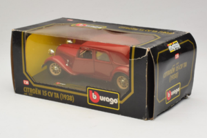 Citroen 15CV TA Rot Bburago 1:24 1501 Metall — Bild 3 von 3