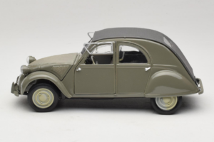 Citroen 2CV Grün Maisto 1:18 50289 Metall — Bild 4 von 8