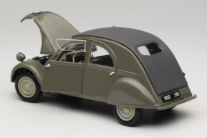 Citroen 2CV Grün Maisto 1:18 50289 Metall — Bild 5 von 8