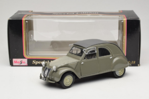 Citroen 2CV Grün Maisto 1:18 50289 Metall — Bild 8 von 8
