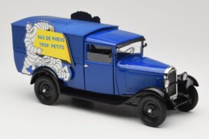 Citroen C4 F Pas de Pneus Trop Petit Blau Solido 1:18 151235-00 Metall — Bild 6 von 8
