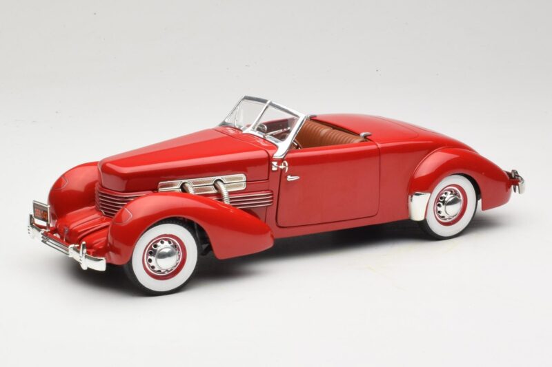 Cord 812 Cabriolet Rot American Muscle 1:18 32158 Metall