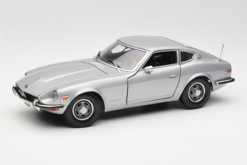 Datsun 240Z S30 Silber Sun Star 1:18 3503 Metall