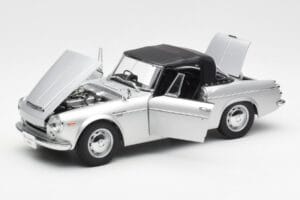 Datsun Fairlady 2000 SR311 Roadster Silber AUTOart 1:18 77432 Metall — Bild 2 von 8