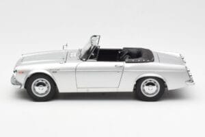 Datsun Fairlady 2000 SR311 Roadster Silber AUTOart 1:18 77432 Metall — Bild 4 von 8