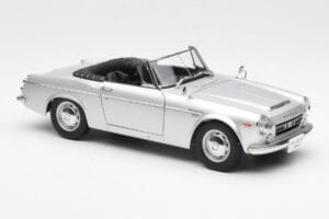 Datsun Fairlady 2000 SR311 Roadster Silber AUTOart 1:18 77432 Metall — Bild 6 von 8