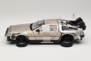 DeLorean DMC-12 Back to the Future Time Machine Sun Star 1:18 2710 Metall — Bild 3 von 6