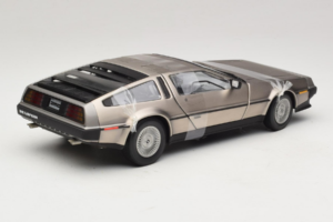 DeLorean DMC-12 Silber Sun Star 1:18 2703 Metall — Bild 2 von 6