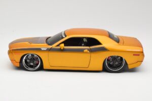 Dodge Challenger Concept Gold Maisto 1:18 31320 Metall — Bild 4 von 8