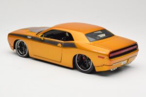 Dodge Challenger Concept Gold Maisto 1:18 31320 Metall — Bild 7 von 8