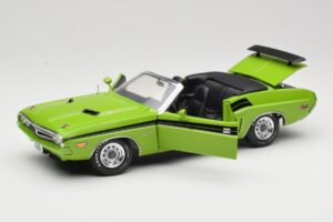 Dodge Challenger Cabriolet Grün Greenlight 1:18 12803-06G Metall — Bild 2 von 8