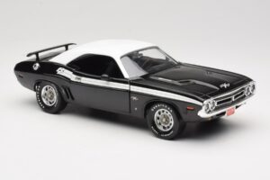 Dodge Challenger R/T Schwarz & Weiß ERTL 1:18 36549 Metall — Bild 6 von 8