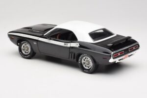 Dodge Challenger R/T Schwarz & Weiß ERTL 1:18 36549 Metall — Bild 7 von 8