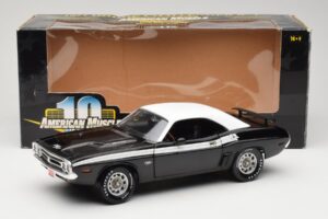 Dodge Challenger R/T Schwarz & Weiß ERTL 1:18 36549 Metall — Bild 8 von 8