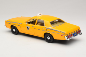 Dodge Monaco Taxi Rocky III GreenLight 1:18 19111 Metall — Bild 7 von 8