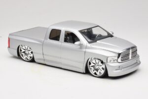 Dodge Ram Tuned Silber Jada 1:18 63162-SM Metall — Bild 6 von 8