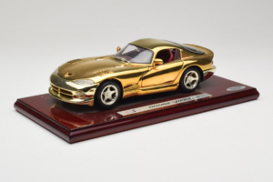 Dodge Viper GTS Gold Plated 23K Maisto 1:18 GP001 Metall — Bild 3 von 8