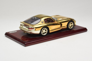 Dodge Viper GTS Gold Plated 23K Maisto 1:18 GP001 Metall — Bild 4 von 8