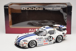 Dodge Viper GTS-R #94 Viper Team Oreca O. Beretta / T. Archer / D. Dupuy 24 Hours of Daytona 1997 AUTOart 1:18 89723 Metall — Bild 8 von 8