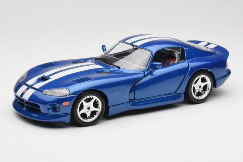 Dodge Viper GTS SR II Blau mit Weißen Streifen Bburago 1:18 3330 Metall