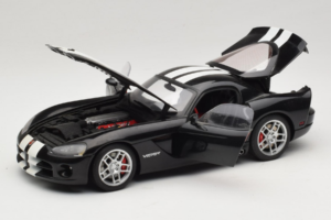 Dodge Viper SRT-10 Coupe Schwarz AUTOart 1:18 71712 Metall — Bild 2 von 8