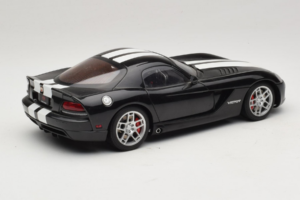 Dodge Viper SRT-10 Coupe Schwarz AUTOart 1:18 71712 Metall — Bild 3 von 8