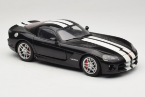 Dodge Viper SRT-10 Coupe Schwarz AUTOart 1:18 71712 Metall — Bild 6 von 8