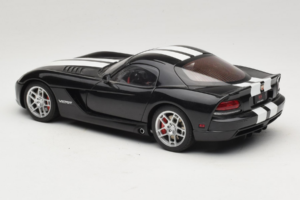 Dodge Viper SRT-10 Coupe Schwarz AUTOart 1:18 71712 Metall — Bild 7 von 8