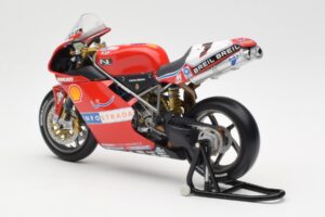 Ducati 998R WSB #1 T. Bayliss Ducati Infostrada 2002 Minichamps 1:12 122021201 Metall — Bild 5 von 6