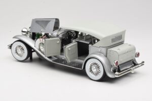 Duesenberg SJ Silber GreenLight 1:18 13525 Metall — Bild 5 von 8