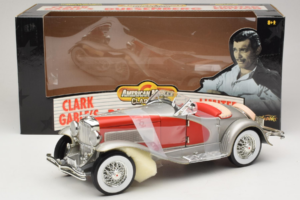 Duesenberg SJ Clark Gable's Car Silber Rot ERTL 1:18 7962 Metall — Bild 6 von 6