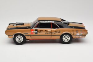 Oldsmobile 442 Hurst Hairy Olds Twin-Engine 4WD 1966 Highway 61 1:18 50089 Metall — Bild 4 von 8