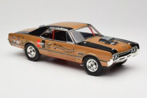 Oldsmobile 442 Hurst Hairy Olds Twin-Engine 4WD 1966 Highway 61 1:18 50089 Metall — Bild 6 von 8