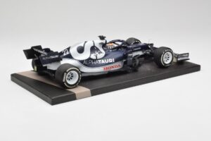 AlphaTauri AT02 #22 Y. Tsunoda Bahrain GP 2021 Minichamps 1:18 117210122 Metall — Bild 3 von 6