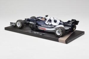 AlphaTauri AT02 #22 Y. Tsunoda Bahrain GP 2021 Minichamps 1:18 117210122 Metall — Bild 5 von 6