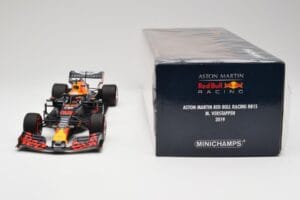 Aston Martin Red Bull Racing RB15 #33 M. Verstappen F1 2019 Minichamps 1:18 110190033 Metall — Bild 6 von 7