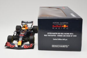 Aston Martin Red Bull Racing RB16 #33 M. Verstappen Abu Dhabi GP Winner 2020 Minichamps 1:18 110201733 Metall — Bild 6 von 7