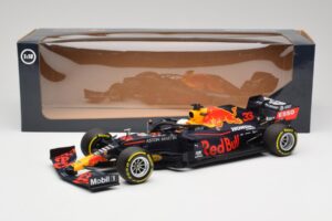 Aston Martin Red Bull Racing RB16 #33 M. Verstappen Abu Dhabi GP Winner 2020 Minichamps 1:18 110201733 Metall — Bild 7 von 7