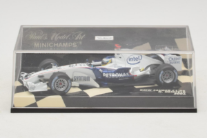BMW Sauber F1.06 #16 N. Heidfeld BMW Sauber F1 Team 2006 Minichamps 1:43 400060016 Metall — Bild 4 von 5