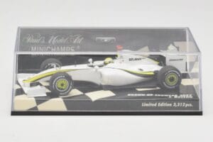 Brawn GP Mercedes BGP001 #22 J. Button Showcar 2009 Minichamps 1:43 400090092 Metall — Bild 5 von 5