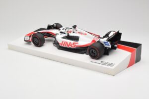 Haas VF-22 #20 K. Magnussen Pole Position Brazil GP 2022 Minichamps 1:18 147222120 Metall — Bild 5 von 7