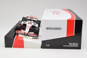 Haas VF-22 #20 K. Magnussen Pole Position Brazil GP 2022 Minichamps 1:18 147222120 Metall — Bild 6 von 7