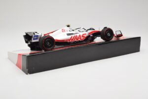 Haas VF-22 #47 M. Schumacher Bahrain GP 2022 Minichamps 1:18 147220147 Metall — Bild 3 von 7