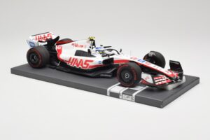 Haas VF-22 #47 M. Schumacher Brazilian GP 2022 Minichamps 1:18 117222147 Resin — Bild 4 von 7